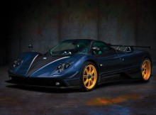 Pagani Zonda Tricolore is a screamer
