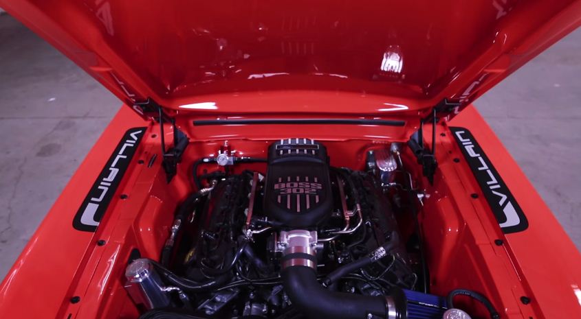 Villain Ford Mustang BOSS 302 engine