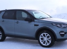 Land Rover Discovery Sport tackles Icelandic winter