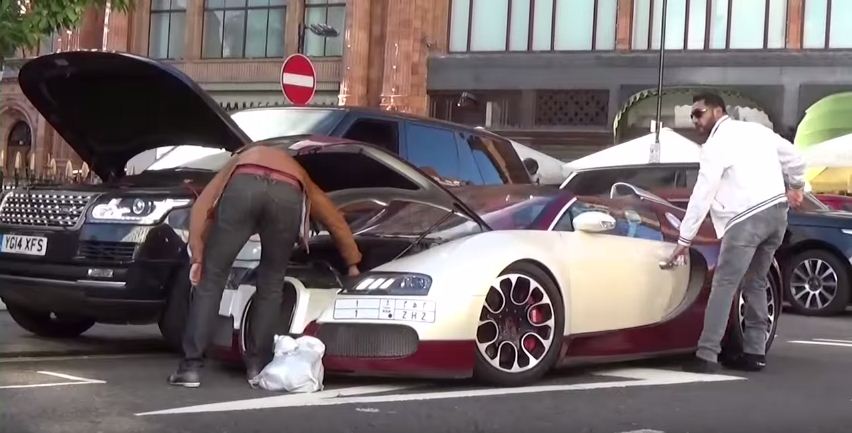Bugatti Veyron Breaks Down in London (Video)