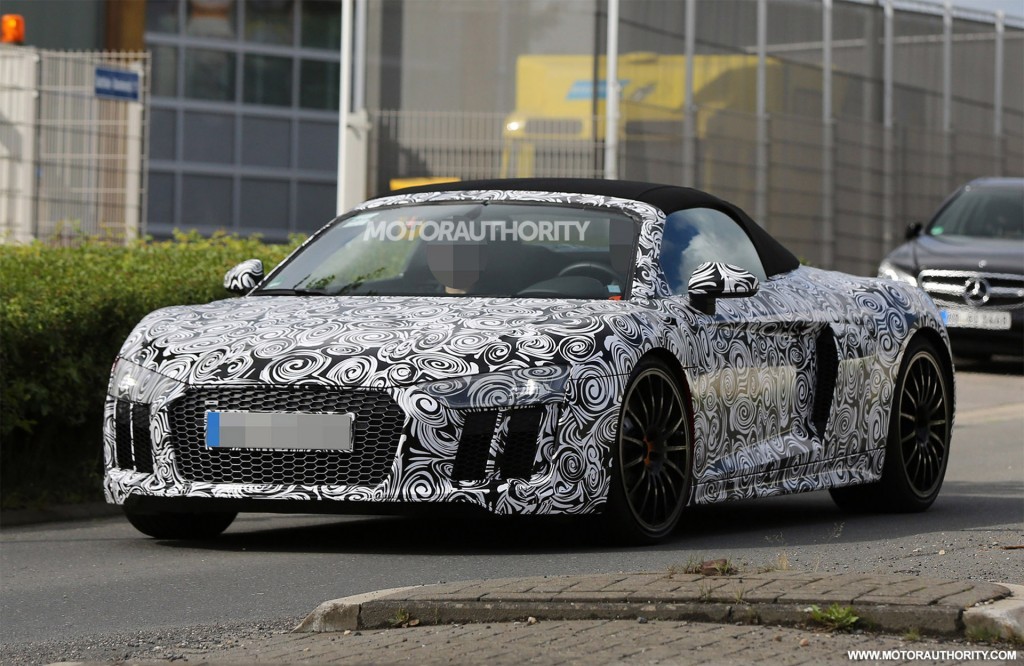 2017 Audi R8 Spyder front angle image