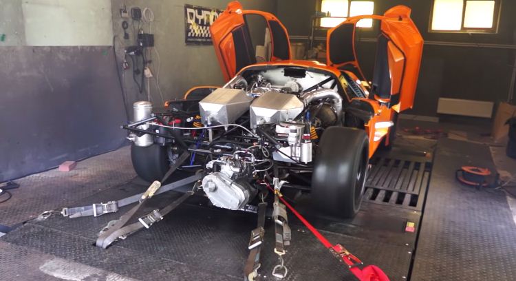 2200 hp Saleen S7 Visits the Dyno