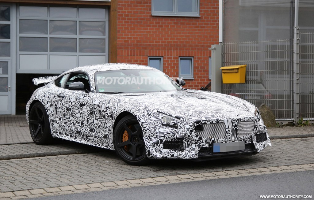 2017 Mercedes-AMG GT R spy shots