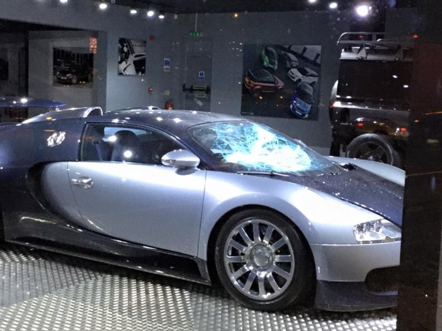 Afzal Kahn's Bugatti Veyron vandalized