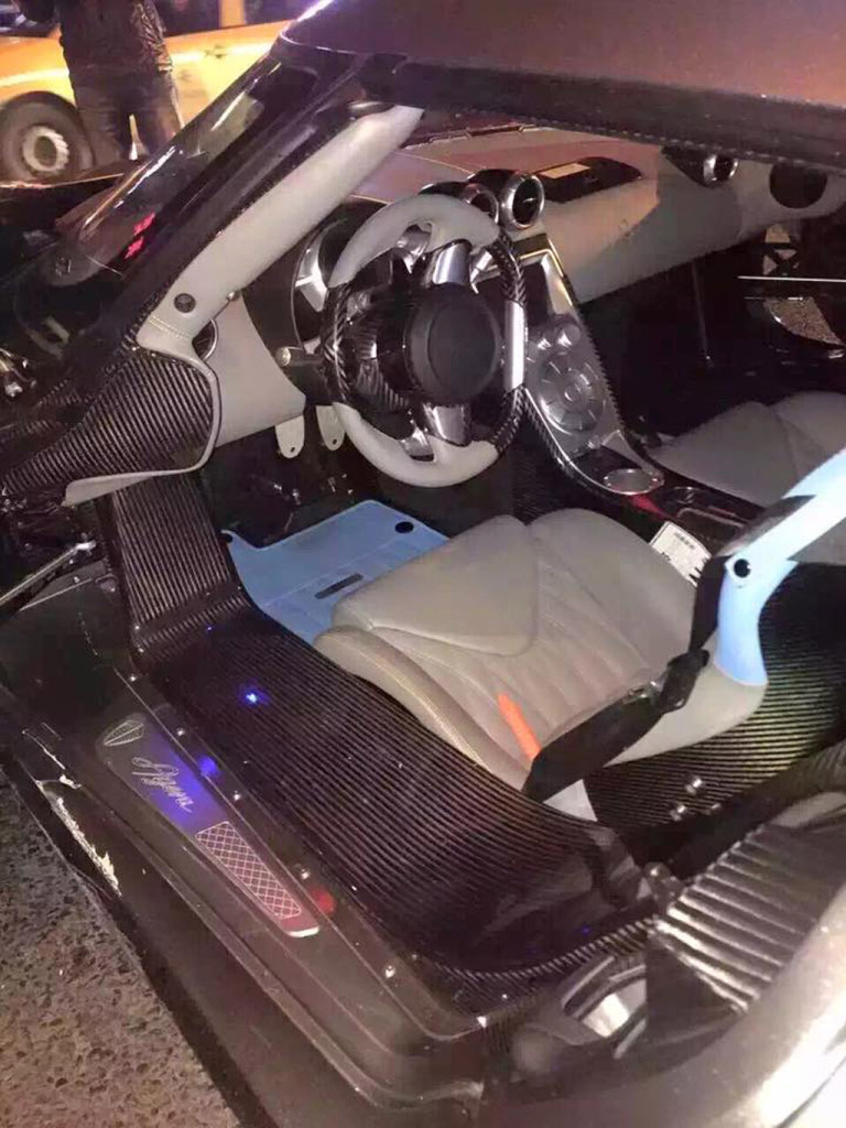 Koenigsegg Agera R Crashes in China