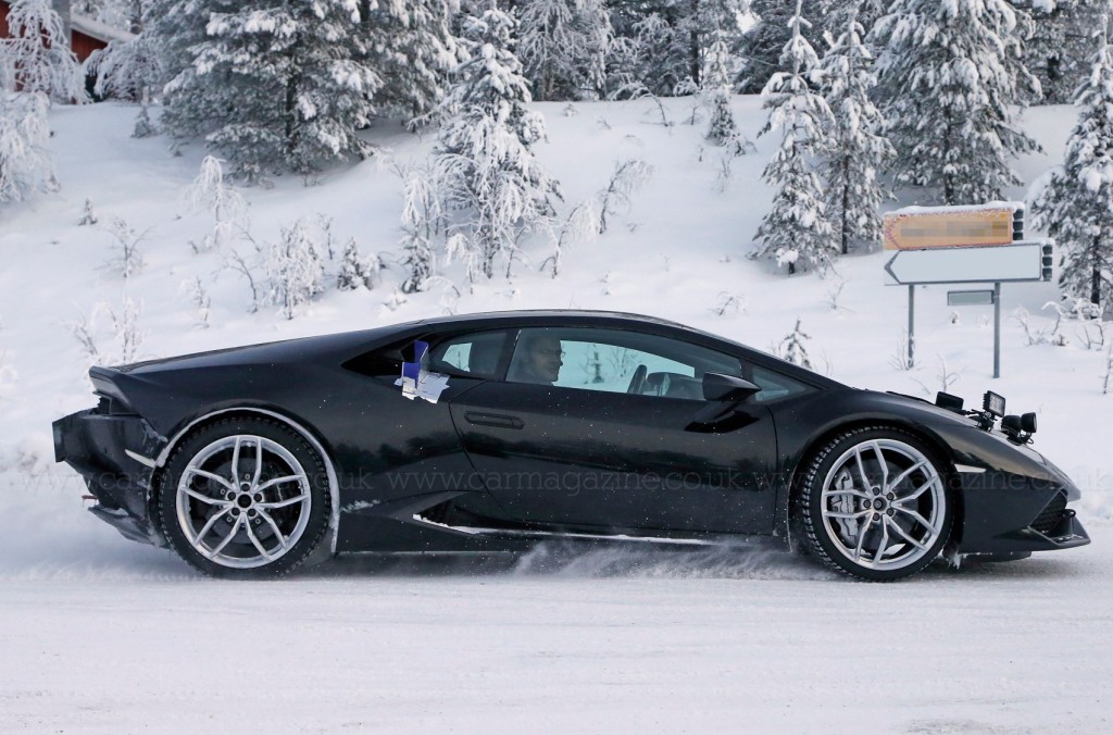 Lamborghini Huracan Superleggera spotted in the snow-2