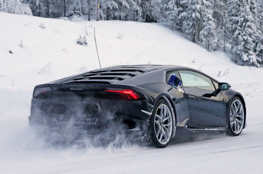Lamborghini Huracan Superleggera spotted in the snow-3