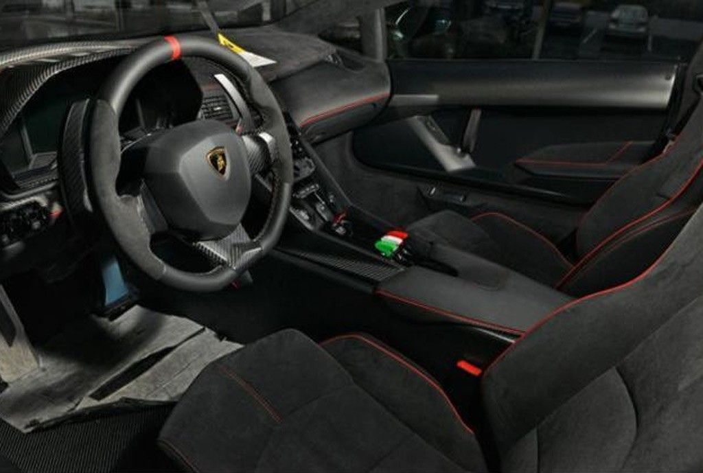 Lamborghini Veneno for sale- Red 2