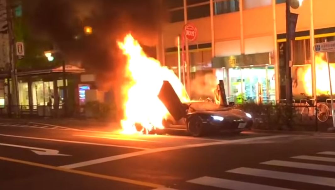 Lamborghini Aventador catches fire in Japan