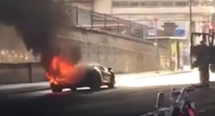 Lamborghini Aventador catches Fire in London