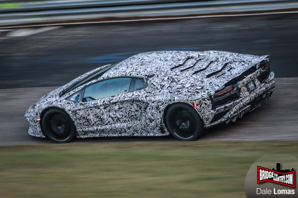 lamborghini-aventador-facelift-spy-shots-11