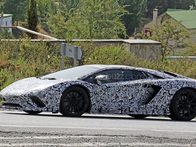 Lamborghini Aventador facelift- spy shots-4