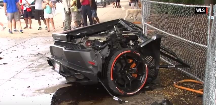 Lamborghini Huracan crashes in Chicago-1