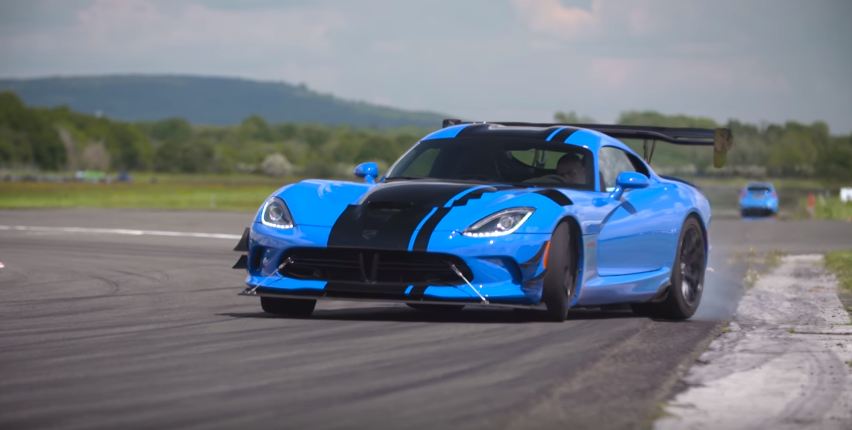 chris-harris-drives-a-dodge-viper-acr