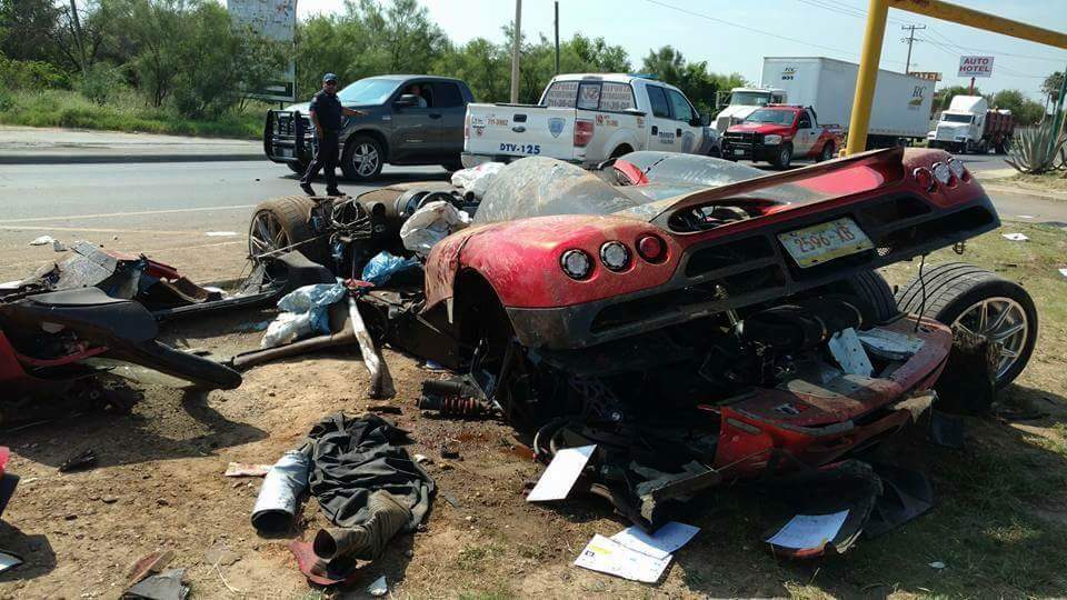 Koenigsegg CCX crashed in Mexico-3