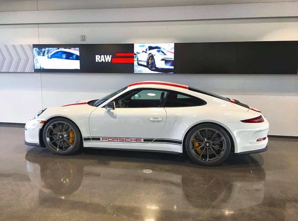 salomondrins-porsche-911-r-arrives-in-los-angeles-3