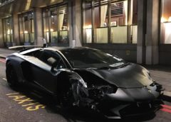 Lamborghini Aventador SV Roadster Crashes in London