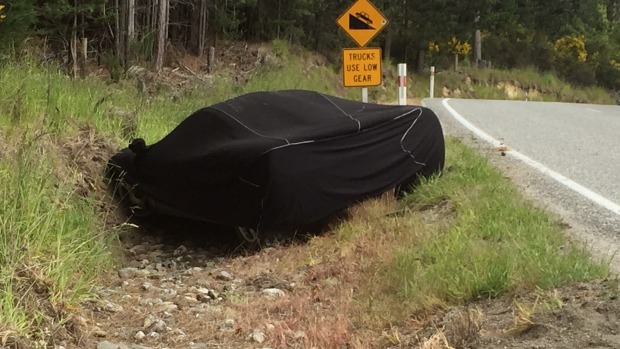 mclaren-f1-crashed-in-new-zealand-3