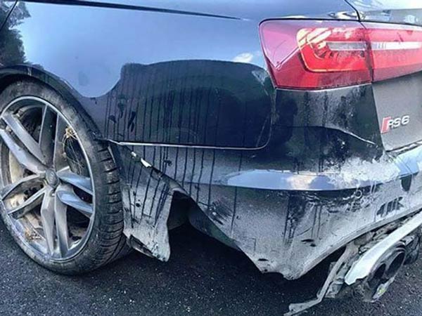 Valentino Rossi crashes his Audi RS6-2