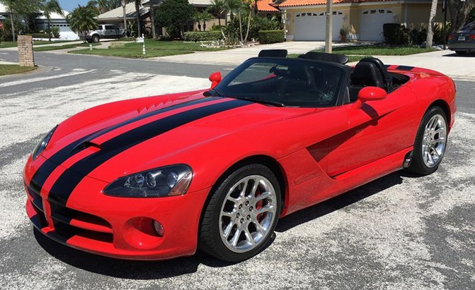 Dodge-Viper-01