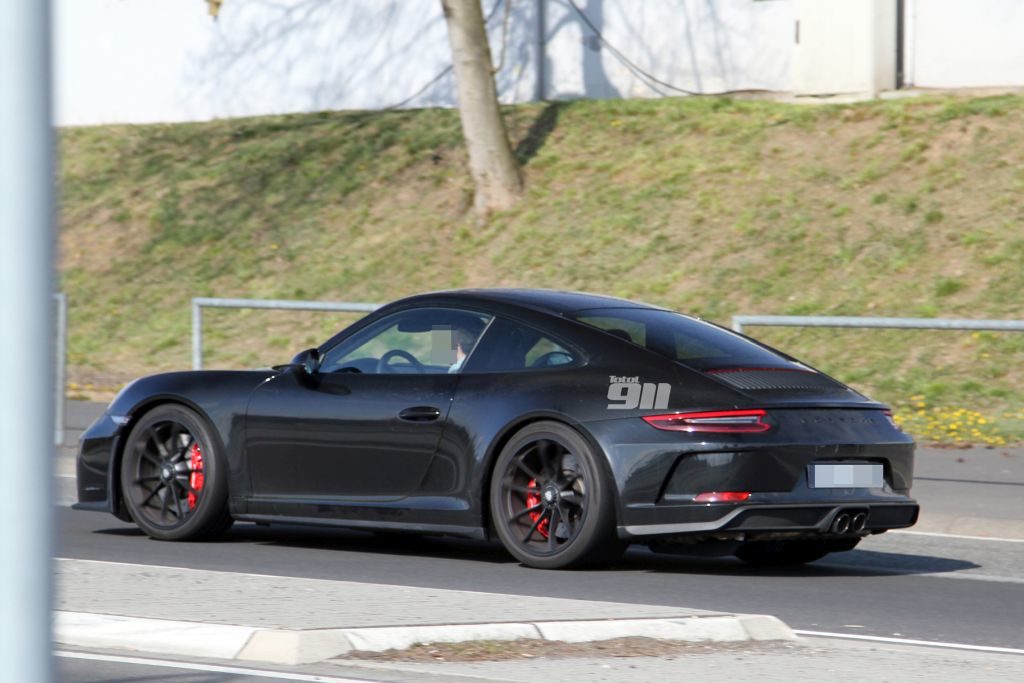 2017 Porsche 911 Sport Classic spy shots-2