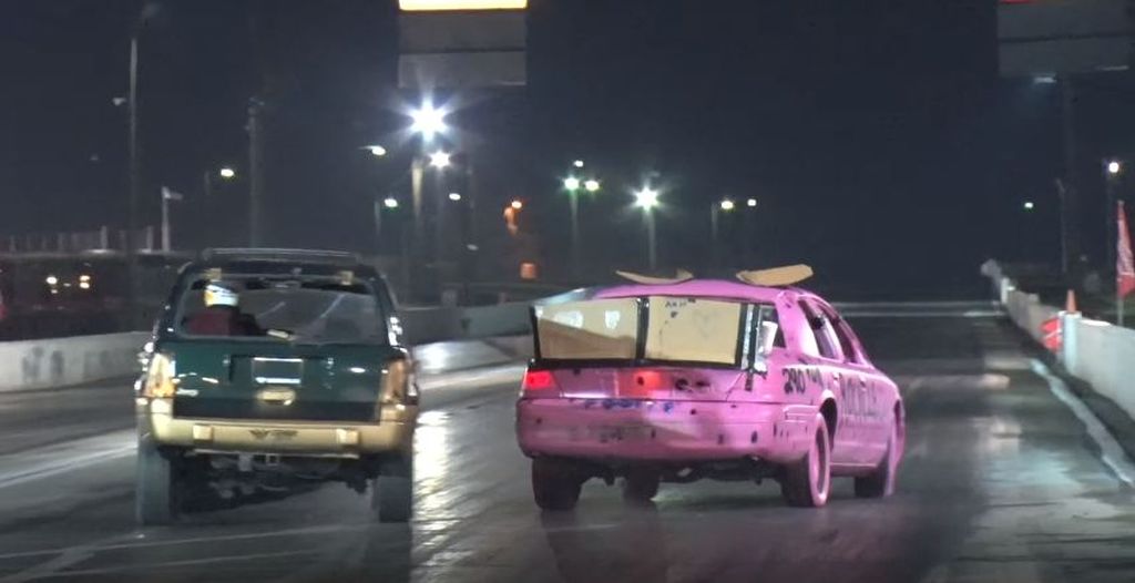 Demolition drag racing