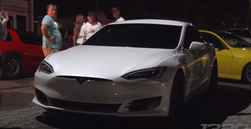 Tesla Mode S-P100D-vs Nitrous Mustang