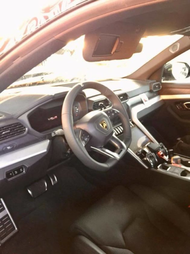 Lamborghini Urus-interior-spy shots-1
