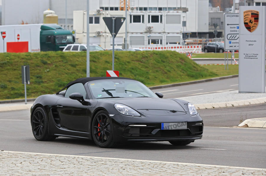 Porsche 718 Boxster Spyder-spy-shots-3