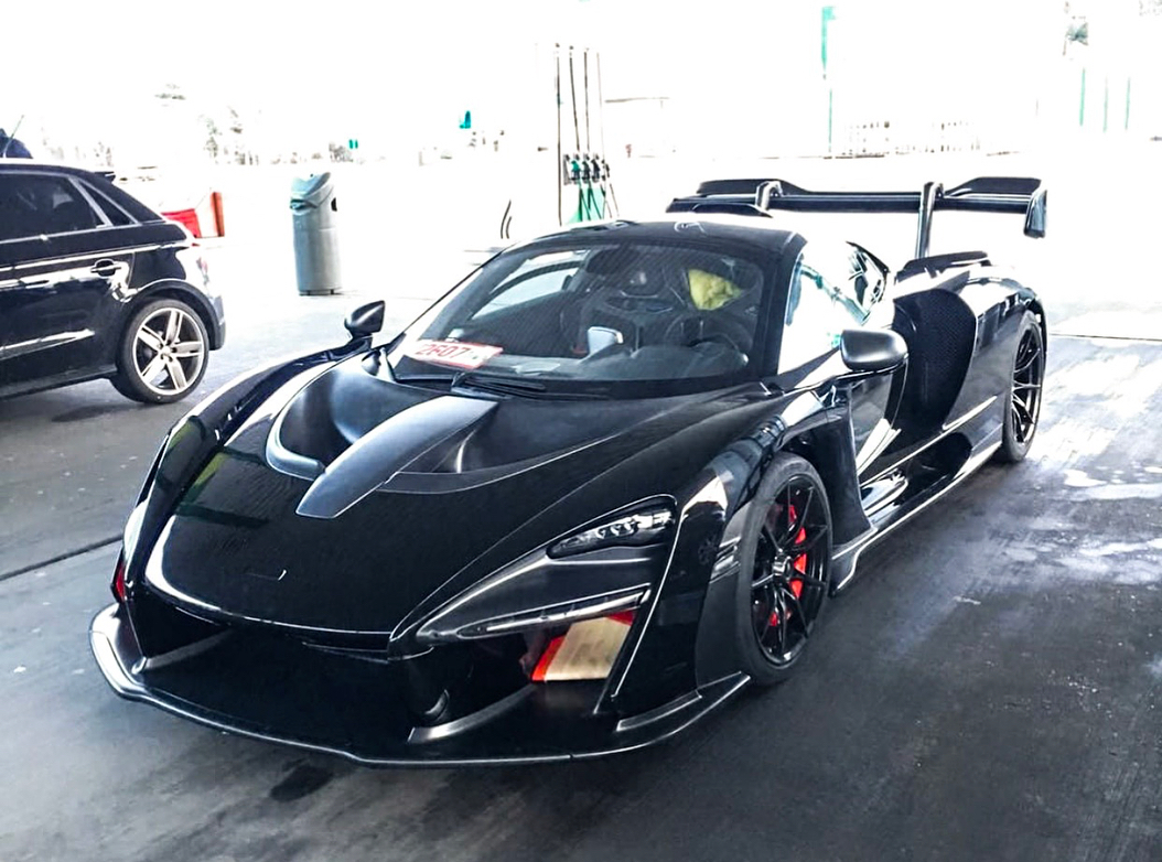 Black McLaren Senna spotted-2