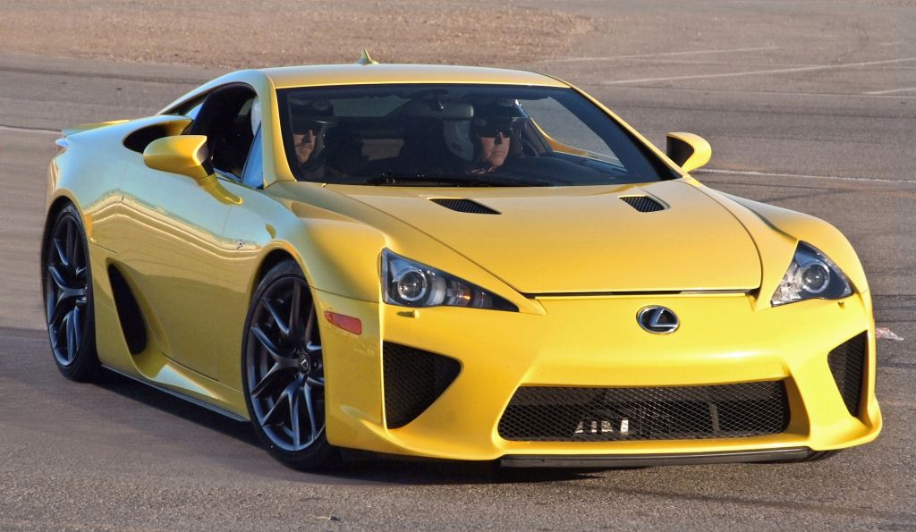 Lexus LFA-yellow