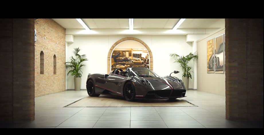 Huayra Roadster