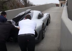 VIDEO: Four guys push a Mercedes-AMG Project One up a ramp