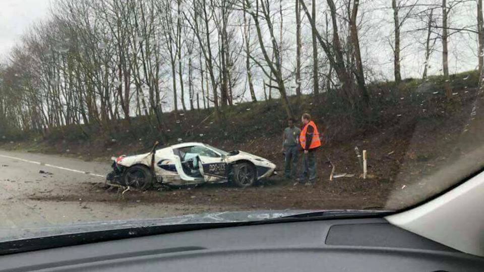 POG Police Ferrari 458 Speciale Aperta-crash-Belgium-1