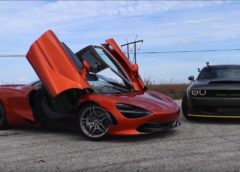 VIDEO: McLaren 720S destroys a Dodge Demon in a roll race