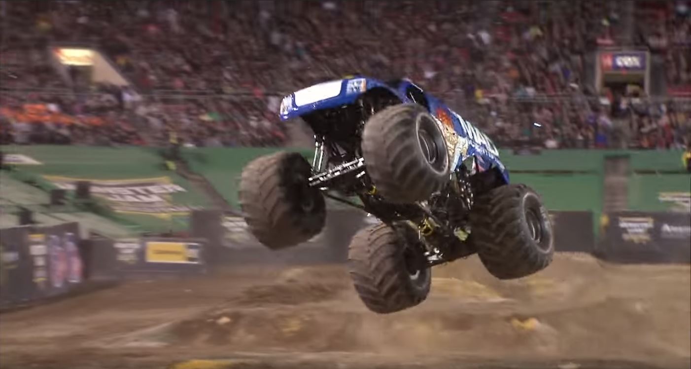 Monster-Jam-Truck-front-flip-Las-Vegas-2017