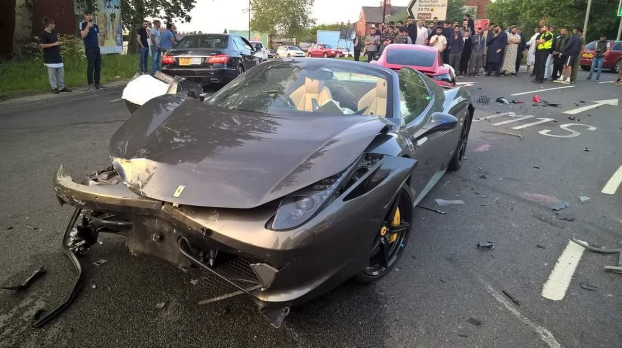 Ferrari 458 and Porsche 728 crash