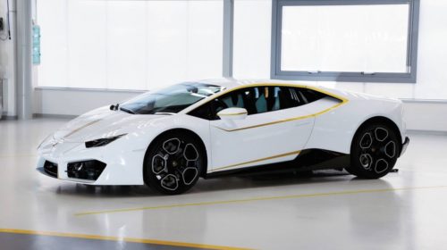 lamborghini-huracan-signed-by-pope-4