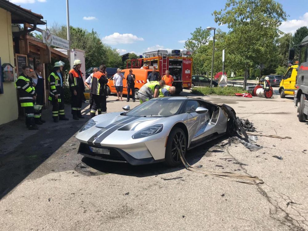 2017 Ford GT-silver-fire-Germany-1