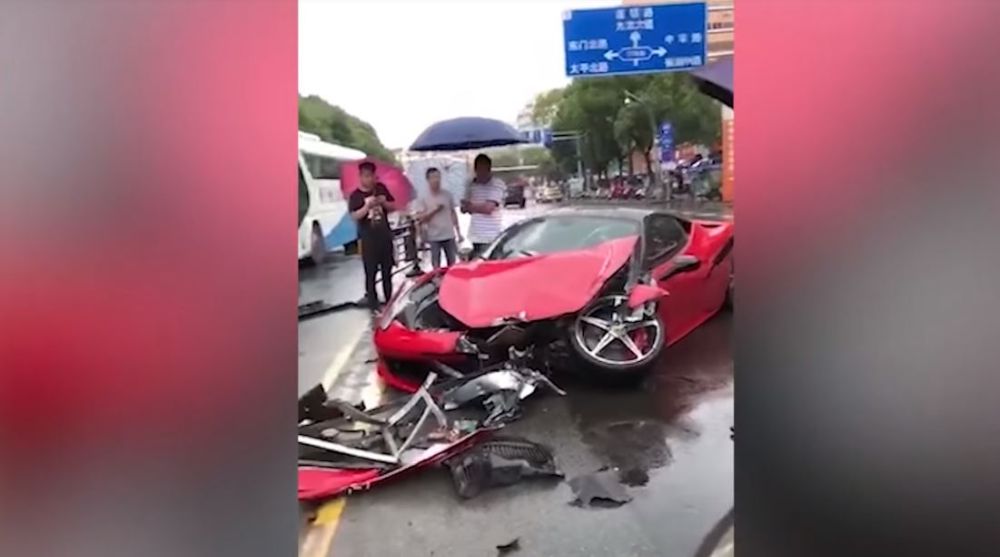 Ferrari 458 Italia-China-Crash