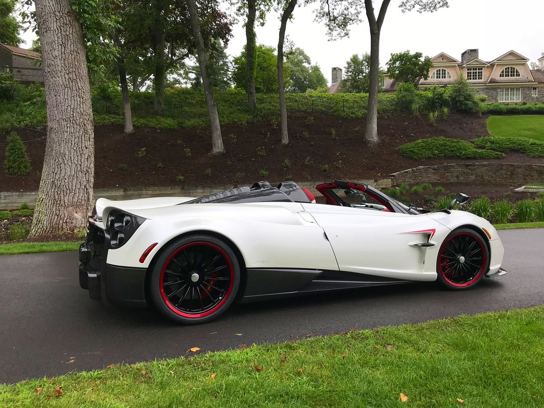 White-Pagani Huayra Roadster-Concorso Ferrari-Friends-Huay-not-2