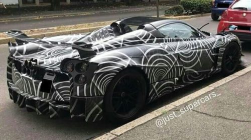 Pagani Huayra BC Roadster scoop 1