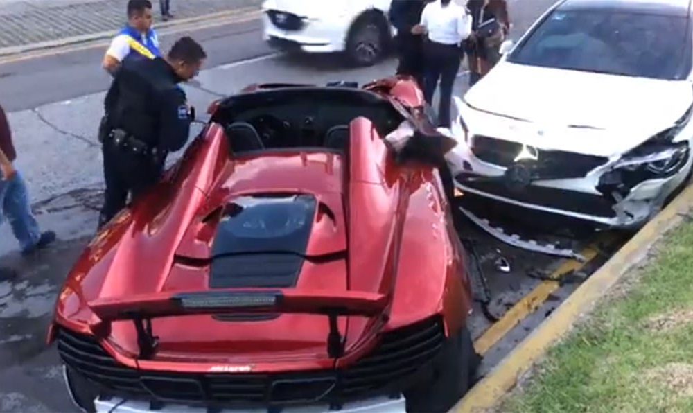 McLaren 650S Spider Crashes Hard in Mexico