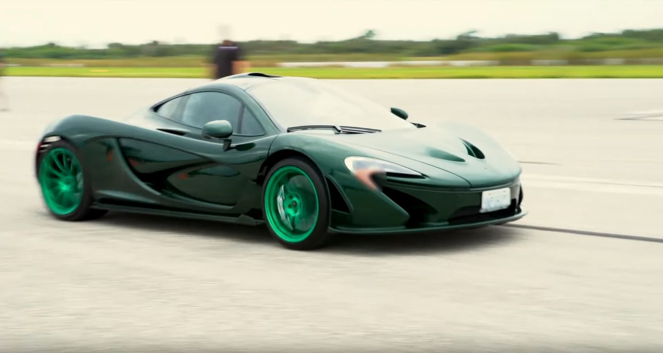 Green McLaren P1-top-speed run