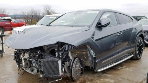 Lamborghini Urus Crashed (1)