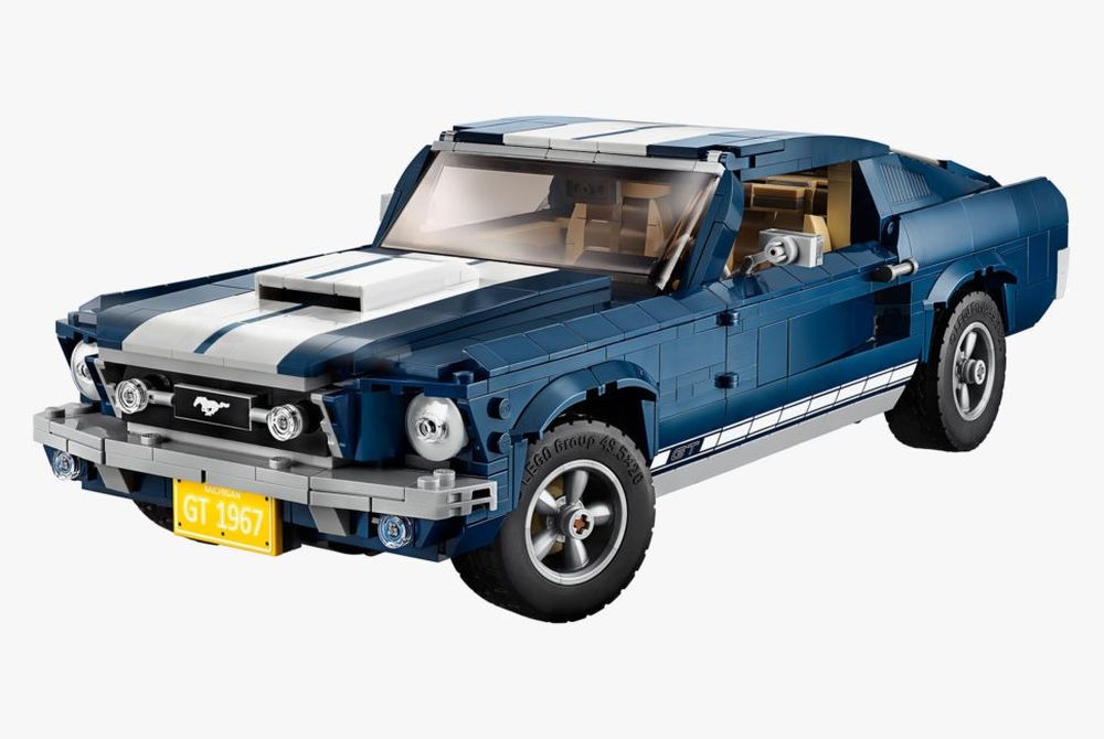 LEGO-Creator-Expert-1967-Ford-Mustang-GT-Fastback-1