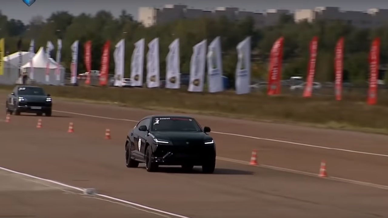 Lamborghini Urus Porsche Cayenne Turbo Drag Race