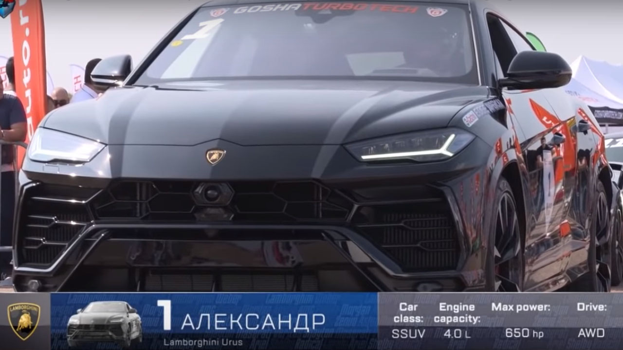 Lamborghini Urus Porsche Cayenne Turbo Drag Race