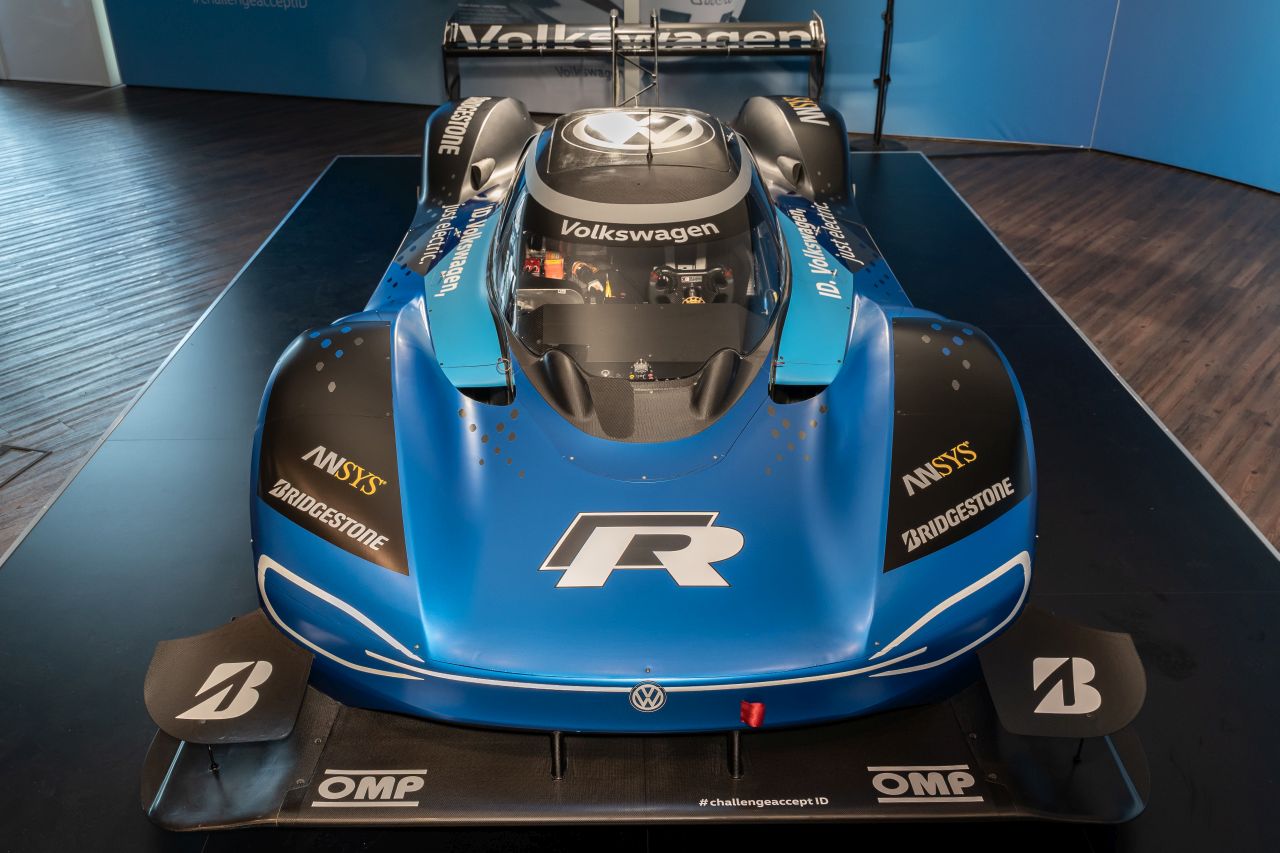 Volkswagen-ID.R-electric-car-Nurburgring-1