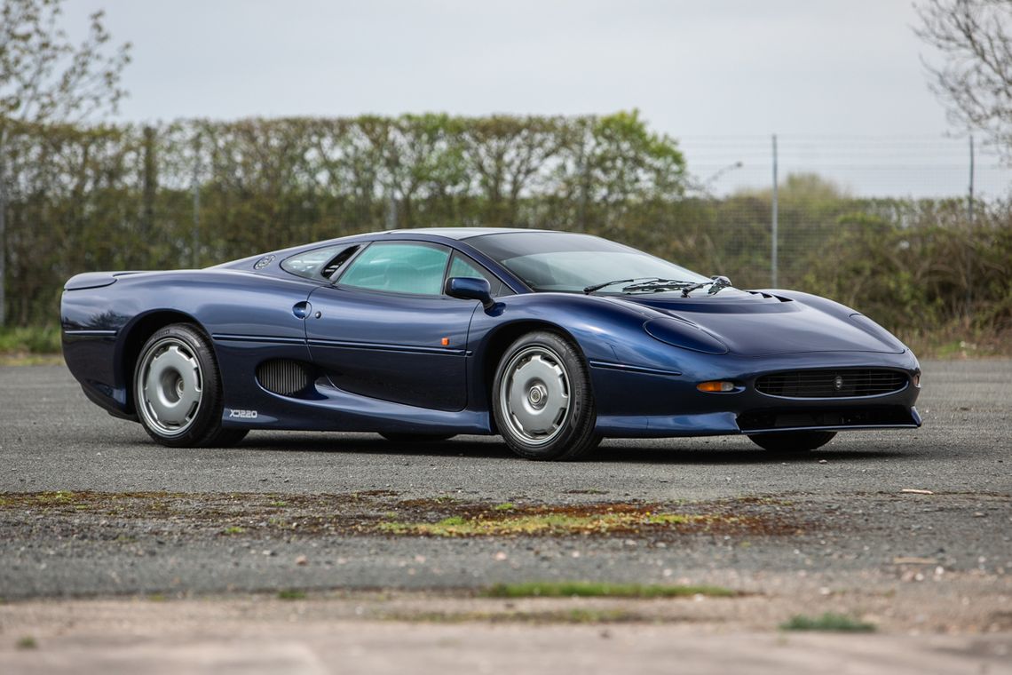 Jaguar XJ220-Blue-Silverstone Auction-1
